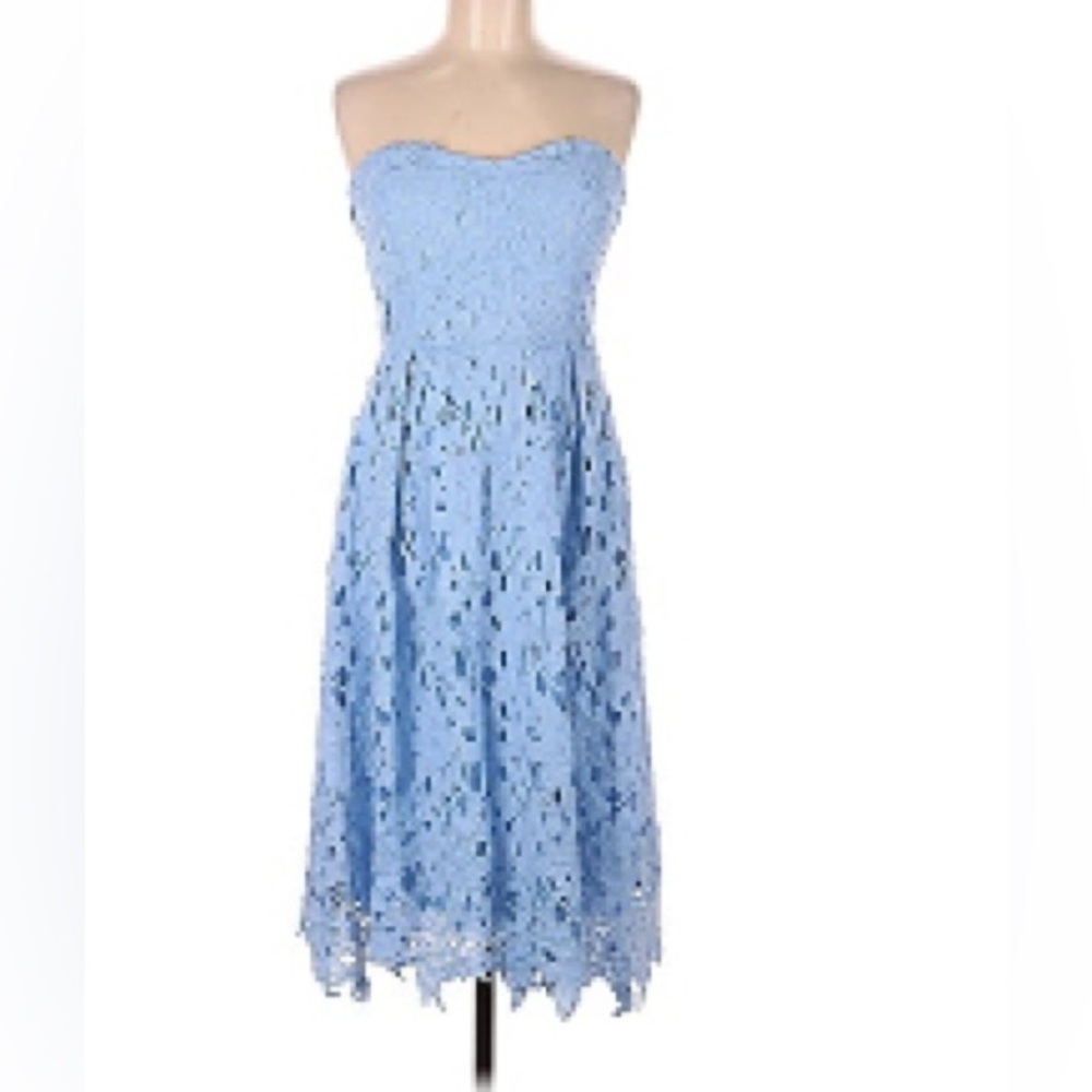 Elegant Blue Strapless Lace Dress